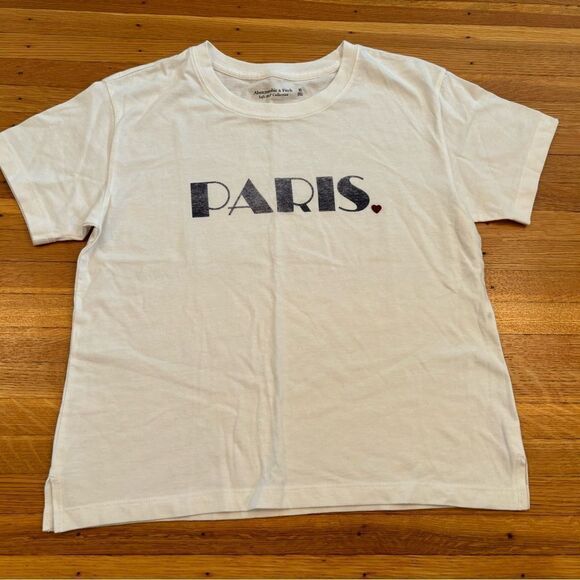 Abercrombie & Fitch Tops - Abercrombie & Fitch Paris short sleeve tee